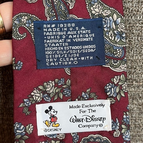 Walt Disney Company‎ Silk Maroon Paisley Neck Tie Mickey Mouse Design 56” Length - Picture 7 of 7